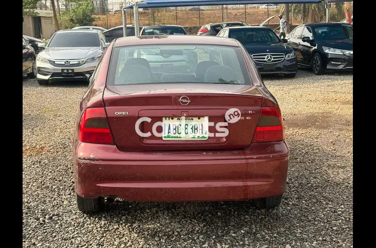 Nigerian used 2002 Opel Astra - 5/5
