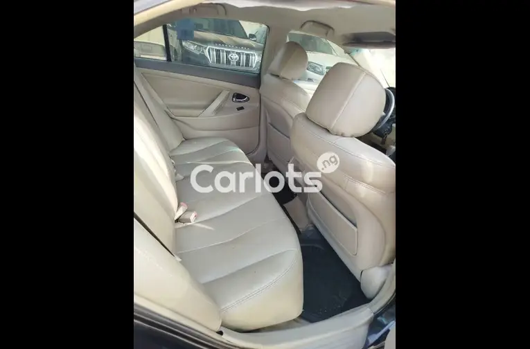 CLEAN NIGERIAN USED 2010 TOYOTA CAMRY MUSCLE - 2/5