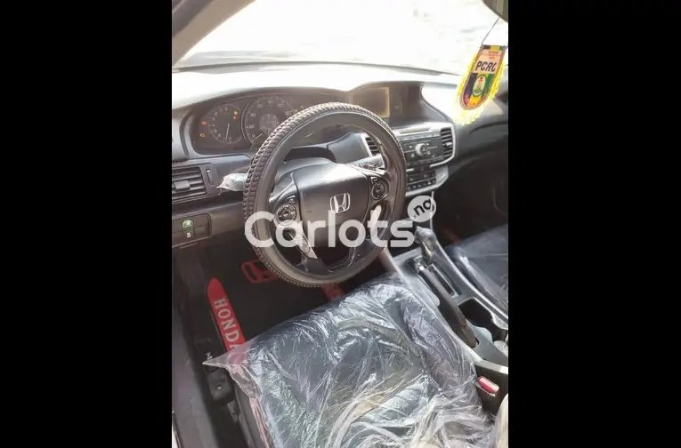 HONDA ACCORD 2013 V4 - 2/5