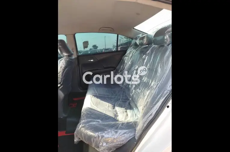 HONDA ACCORD 2013 V4 - 4/5