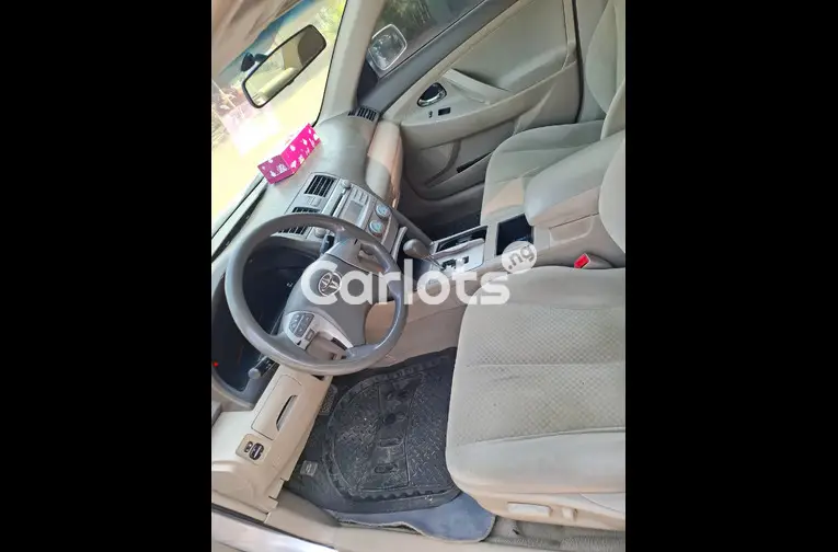 2009 Toyota Camry - 2/5