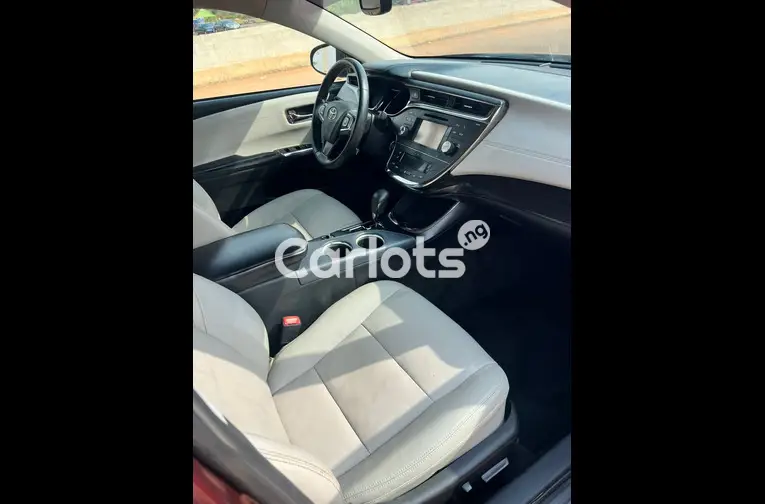 Super clean and sound Registered Toyota Avalon - 2/5