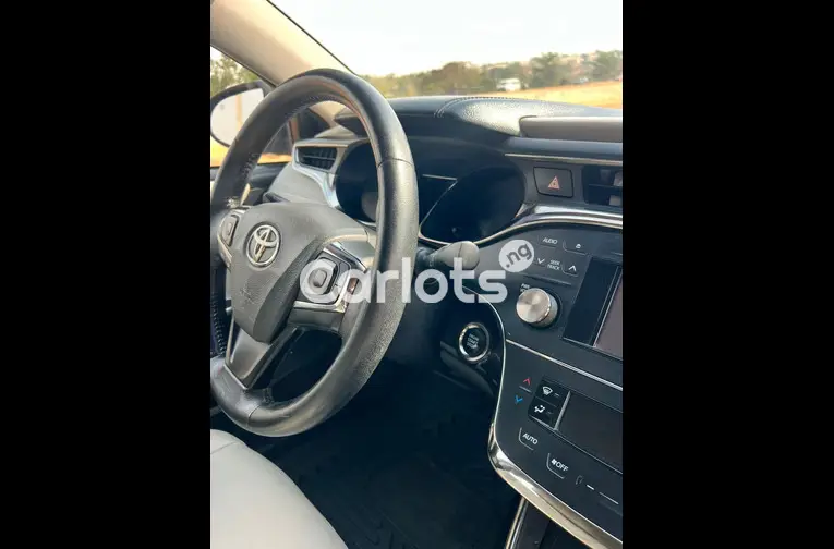 Super clean and sound Registered Toyota Avalon - 4/5