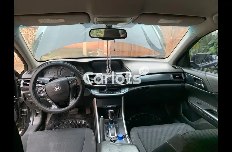 Super sound 2015 Honda Accord - 2/5