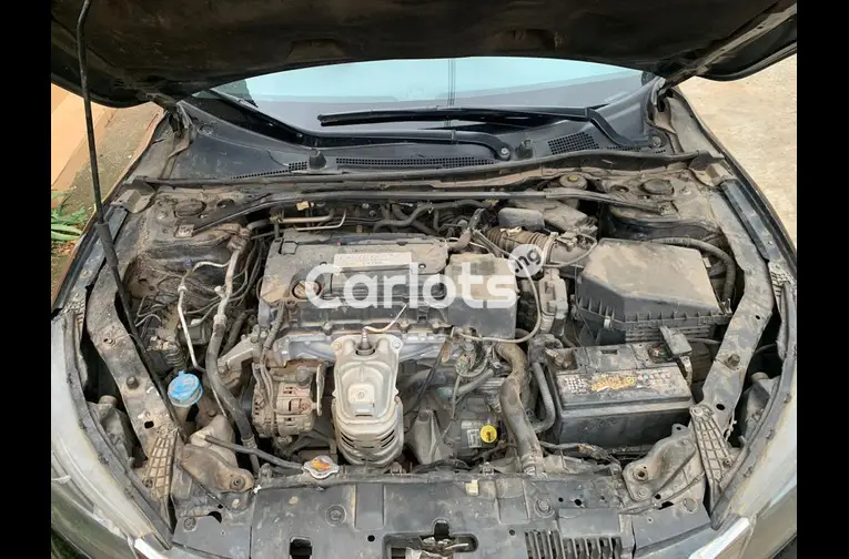 Super sound 2015 Honda Accord - 4/5