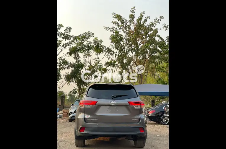 Used Toyota Highlander 2018 - 4/5