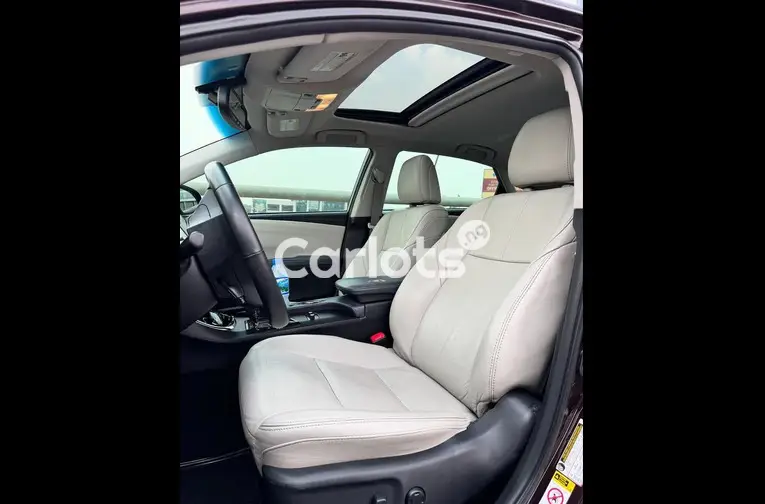 2013 TOYOTA AVALON - 2/4