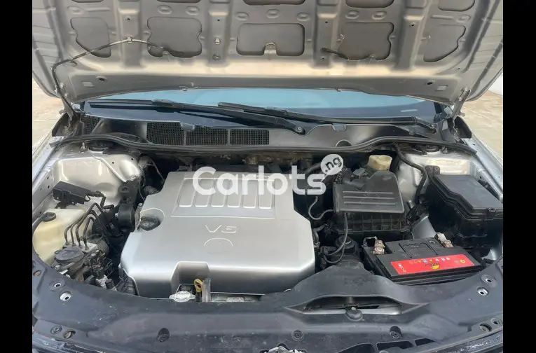 SUPER CLEAN 2010 TOYOTA VENZA - 5/5