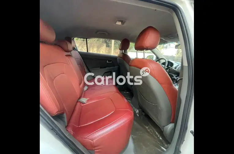 2011 KIA SPORTAGE - 4/5