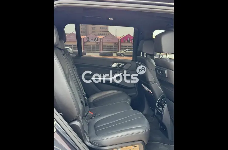 Foreign Used 2023 BMW X7 M50i - 2/5