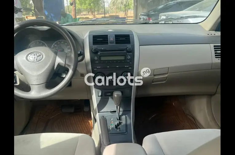 Used Toyota Corolla 2010 - 3/5