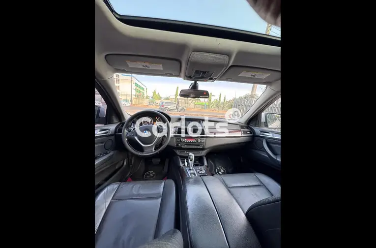 SUPER CLEAN 2013 BMW X6 - 2/5