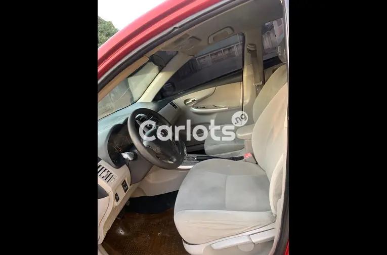 2011 TOYOTA COROLLA LE - 3/5