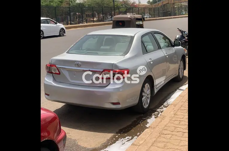 2013 TOYOTA COROLLA LE - 4/5