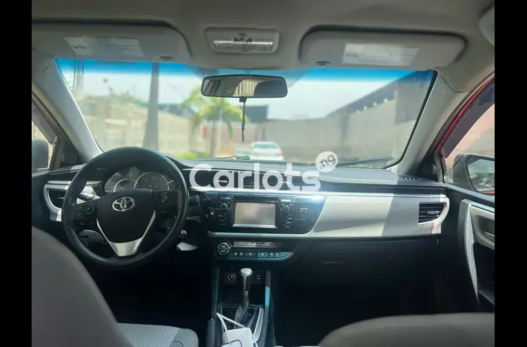 TOYOTA COROLLA 2017 - 5/5