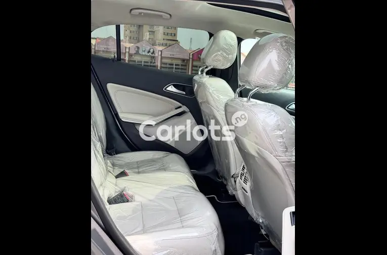Foreign Used 2017 Mercedes GLA 250 - 2/5