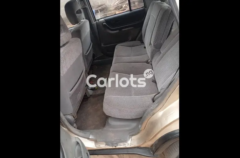 Clean Registered 2000 Honda CR-V - 3/5