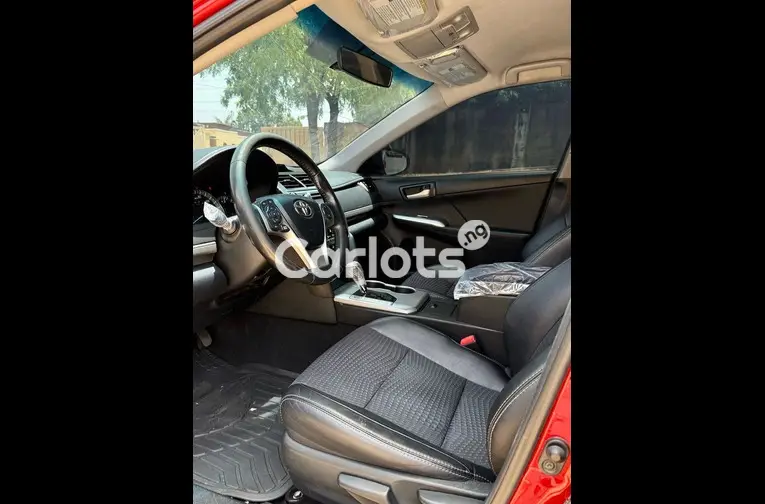 FOREIGN USED 2013 TOYOTA CAMRY SE - 3/5