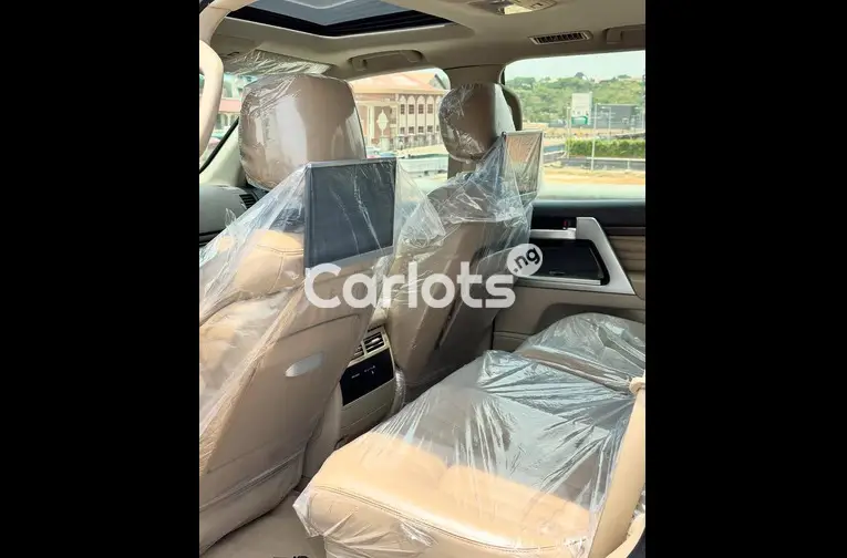 Foreign Used 2019 Toyota Land Cruiser VX.R  V8 5.7 - 2/5