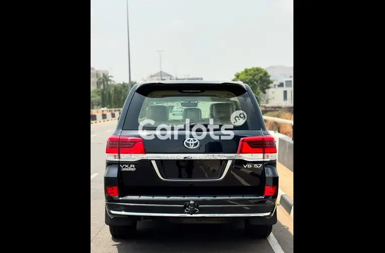 Foreign Used 2019 Toyota Land Cruiser VX.R  V8 5.7 - 5/5