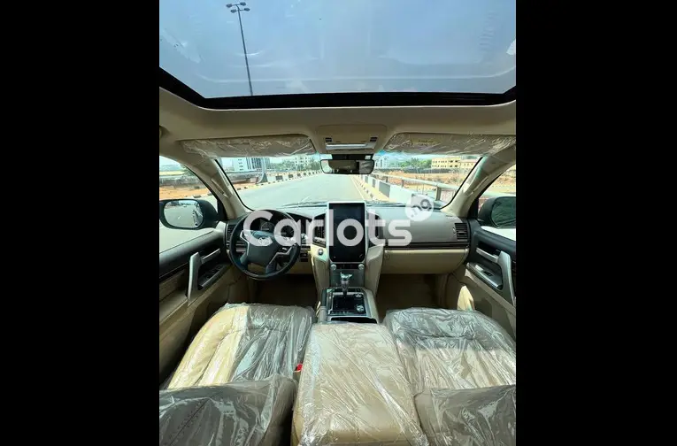 Foreign Used 2019 Toyota Land Cruiser VX.R  V8 5.7 - 3/5