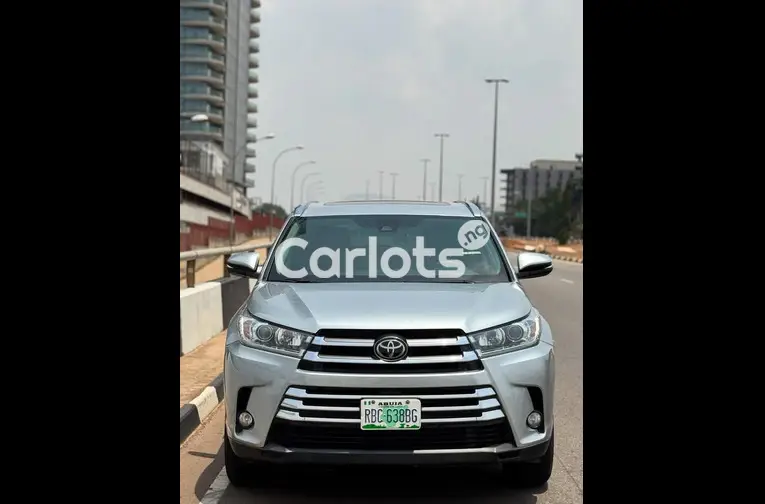 Extremely Clean 2017 Toyota HIGHLANDER - 1/5
