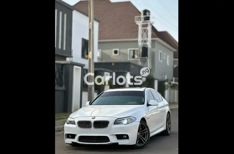 2013 BMW 5 SERIES 528i