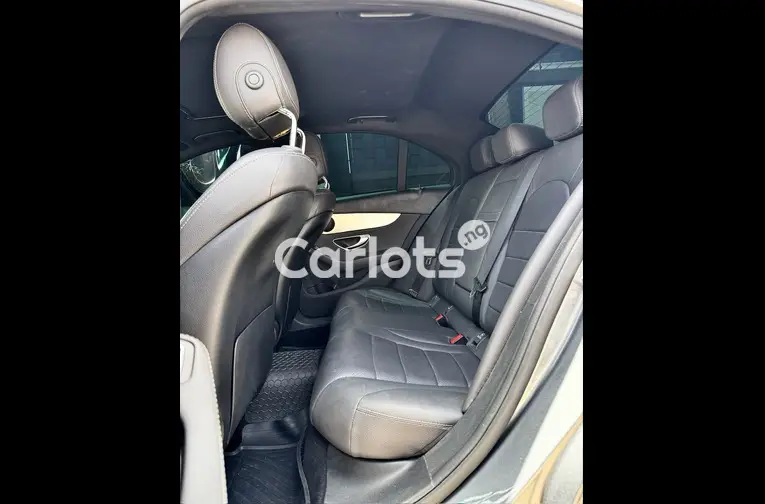 2019 MERCEDES BENZ C300 - 4/5