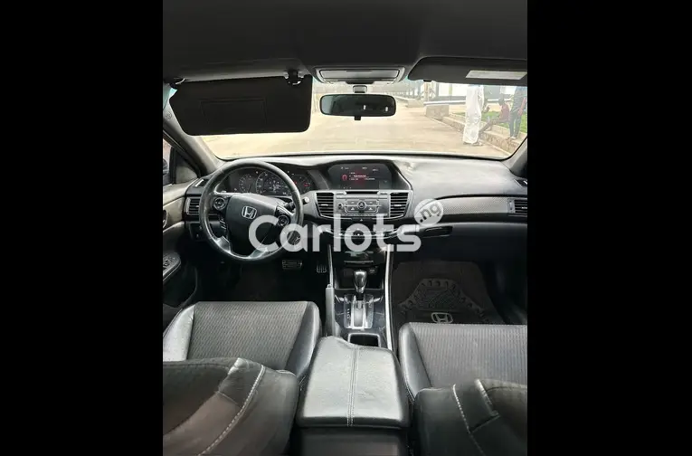 2016 HONDA ACCORD SPORT - 2/5