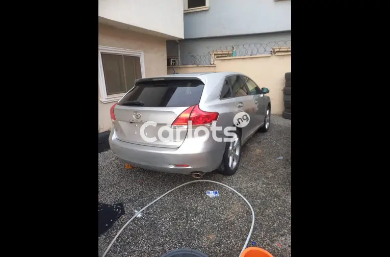 Clean Registered 2010 Toyota VENZA AWD Full Option - 1/5