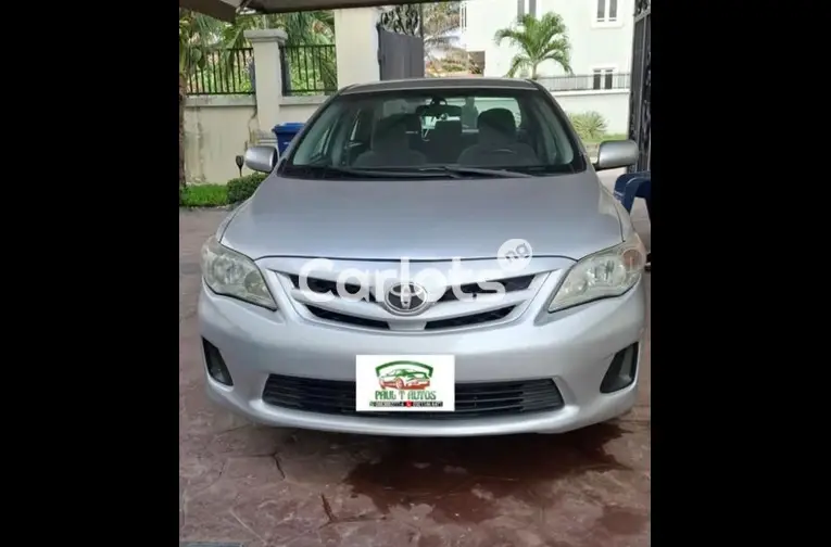 Clean Registered 2011 Toyota Corolla LE - 1/5
