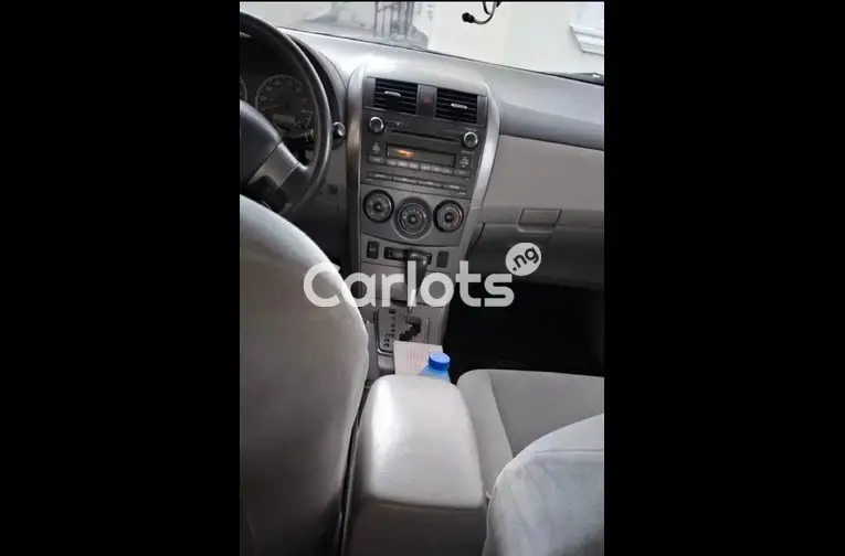 Clean Registered 2011 Toyota Corolla LE - 3/5