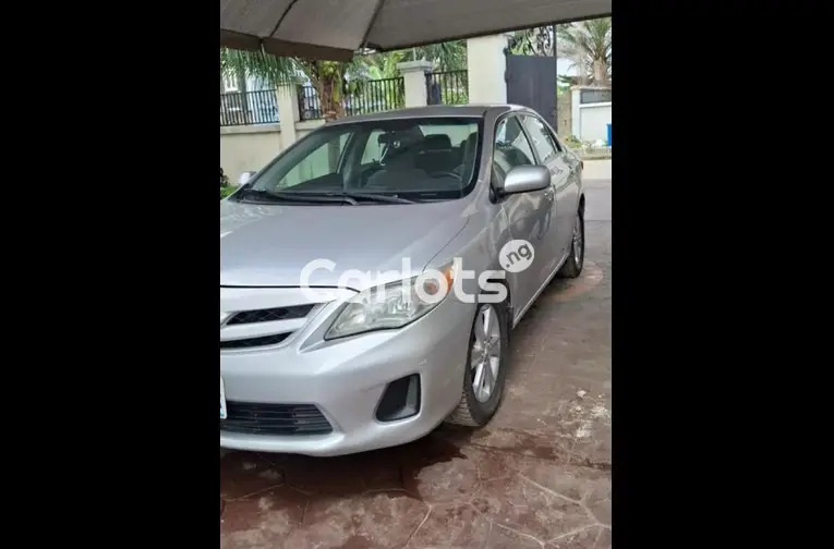 Clean Registered 2011 Toyota Corolla LE - 4/5