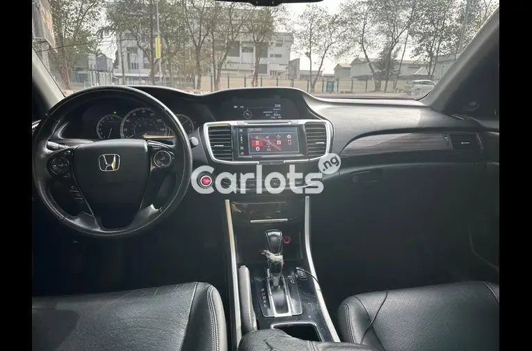 HONDA ACCORD 2017 - 3/5