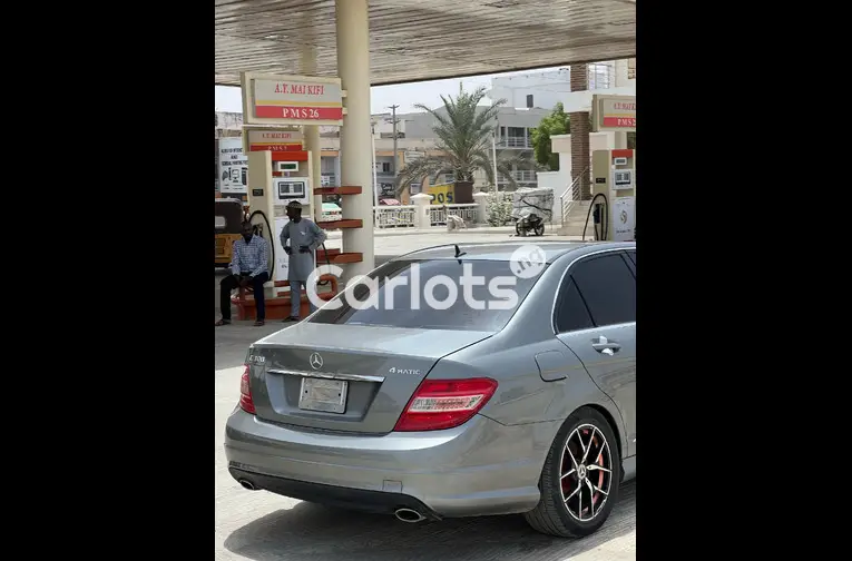 2010 Mercedes Benz C300 - 5/5