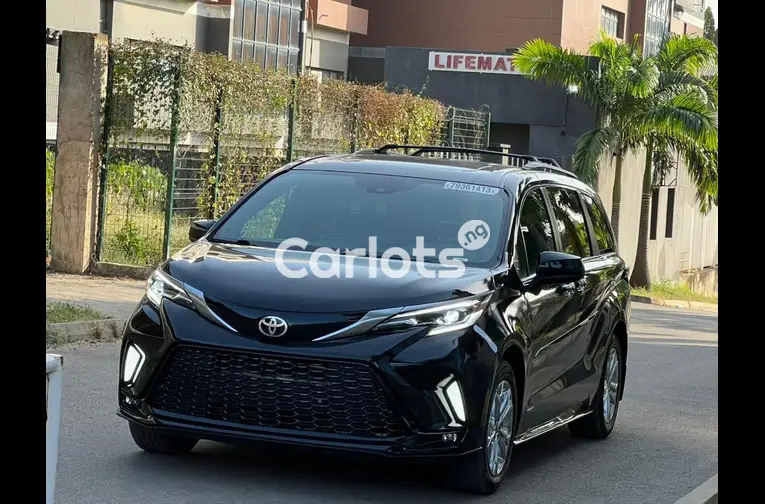 TOYOTA SIENNA 2022 - 1/5