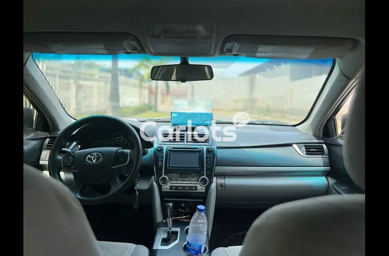 2012 TOYOTA CAMRY LE - 2/5