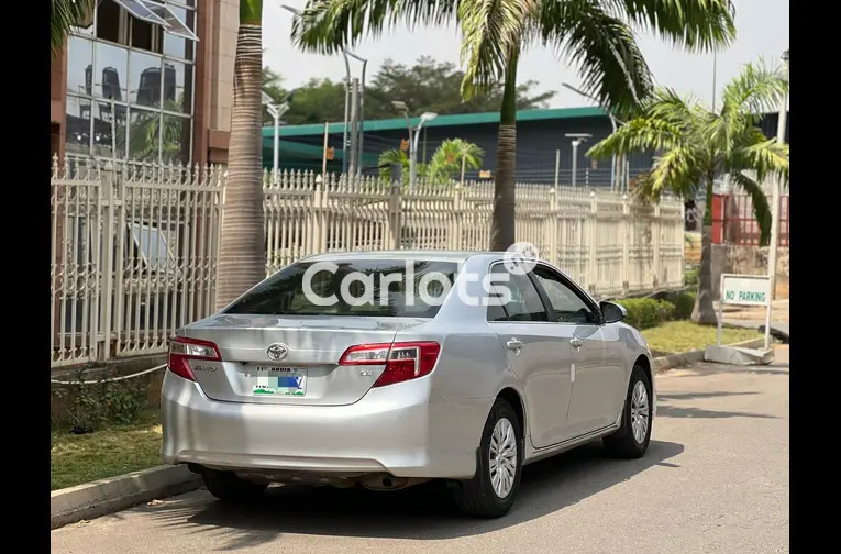 2012 TOYOTA CAMRY LE - 5/5