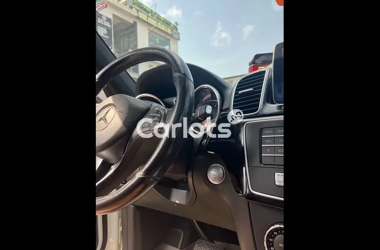 Few Months Used 2016 Mercedes Benz GLE350 4Matic - 2/5