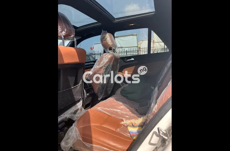 Few Months Used 2016 Mercedes Benz GLE350 4Matic - 3/5