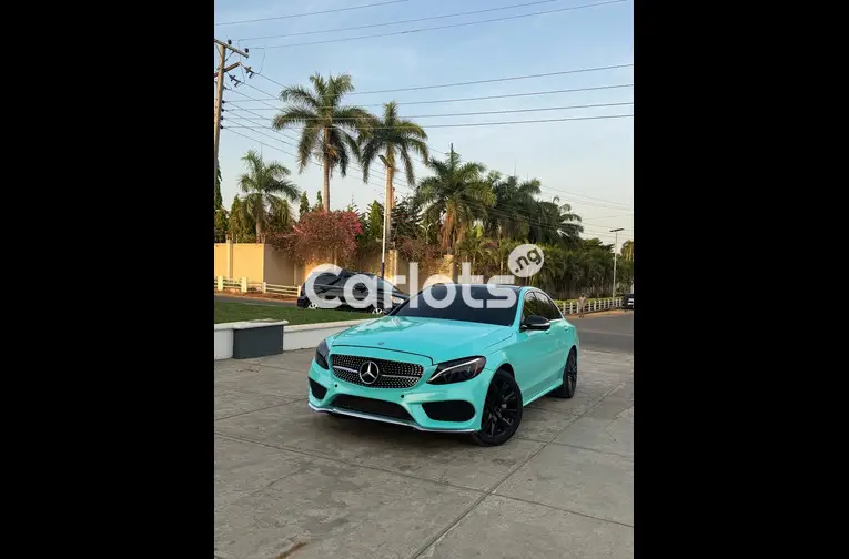 2017 MERCEDES BENZ C300 FULL OPTION