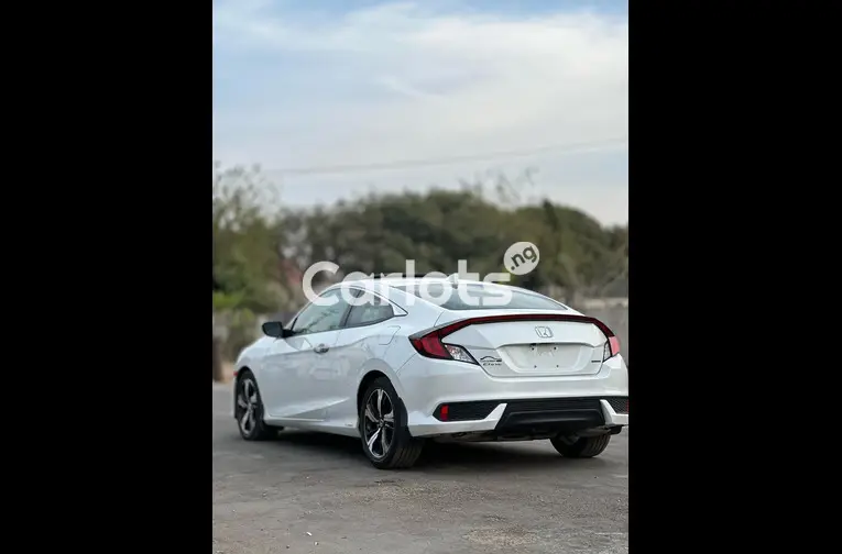 ACCIDENT FREE 2017 HONDA CIVIC TOURING - 4/5