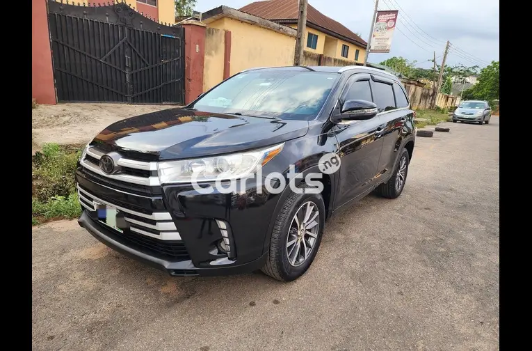 TOKS Standard 2018 Toyota Highlander XLE AWD Full Option - 1/5