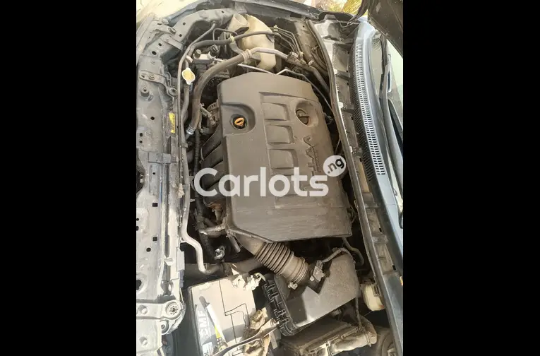 Distress sales REGISTERED 2012 TOYOTA COROLLA - 2/5