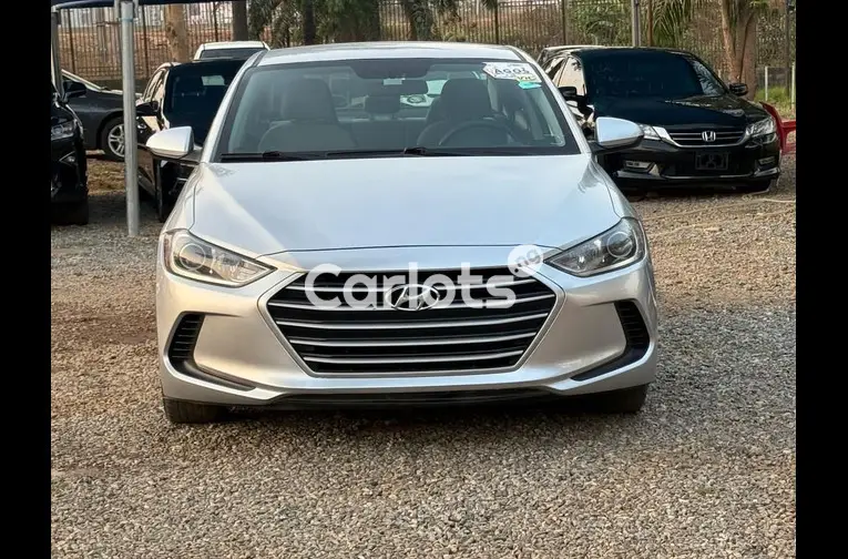 FOREIGN USED 2017 HYUNDAI ELANTRA - 1/5
