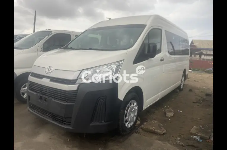 Foreign Used 2020 Toyota haice bus