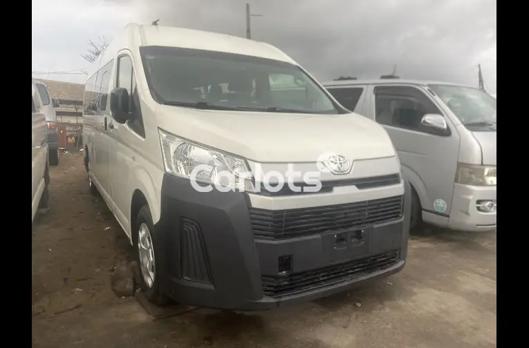 Foreign Used 2020 Toyota haice bus - 2/5