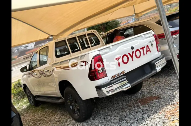 BRAND NEW 2025 TOYOTA HILUX - 5/5