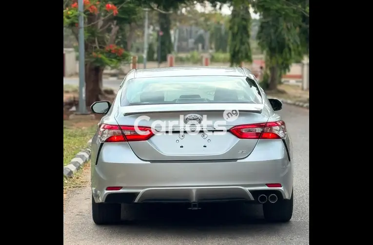 FOREIGN USED 2019 TOYOTA CAMRY SE - 5/5
