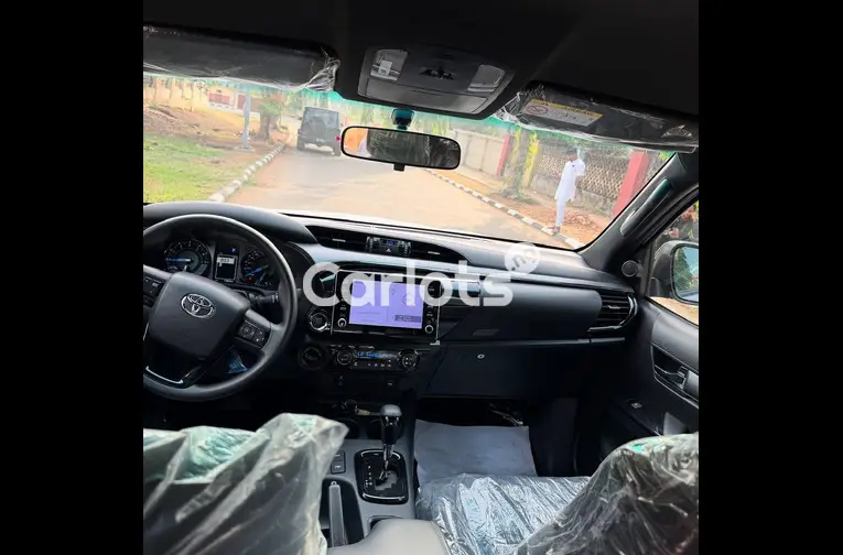 BRAND NEW 2025 TOYOTA HILUX ADVENTURE - 2/5